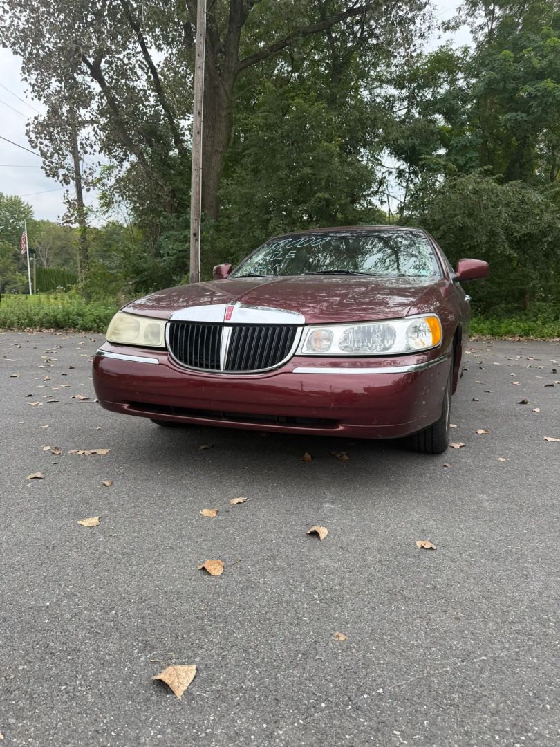 lincoln town car 2002 1LNHM82W82Y654204 image lincoln town car 2002 1LNHM82W82Y654204 image